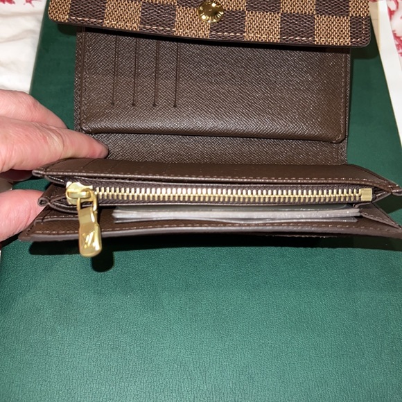 Louis Vuitton Wallet Damier Canvas - Picture 4 of 15